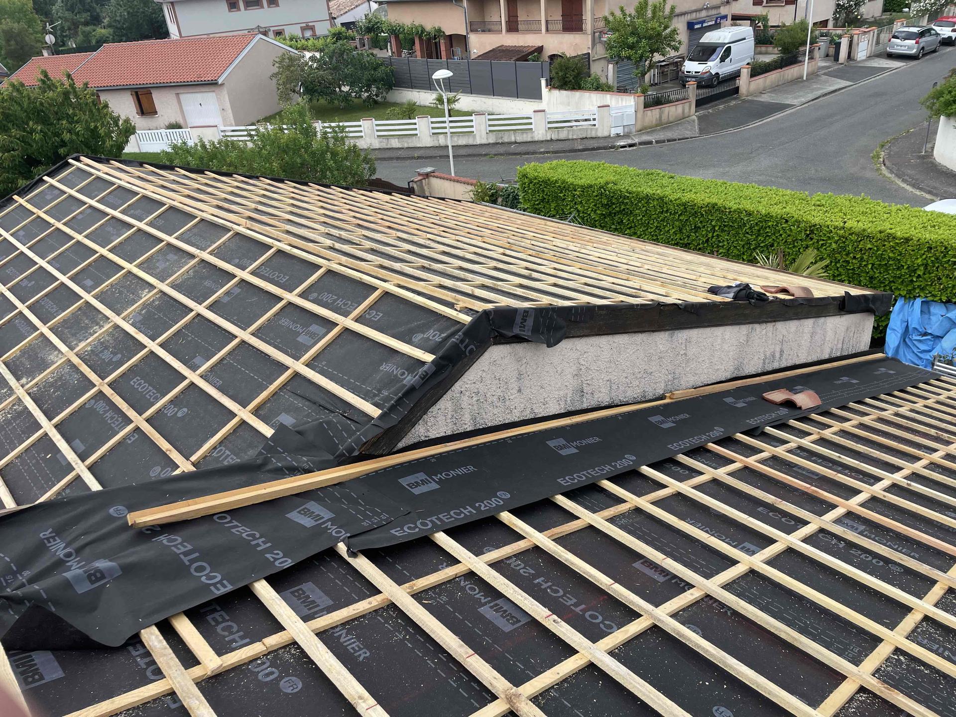 382056390_335234159029293_8811431830206784776_n Travaux de charpente et de couverture
